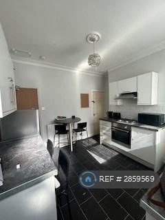 1 bedroom in a house share to rent, Longroyd Grove, Leeds, LS11