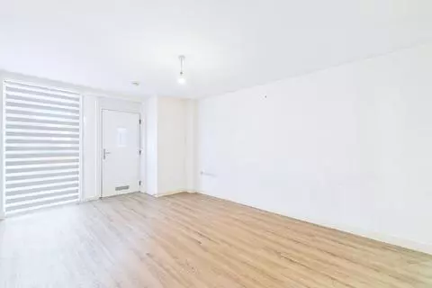 2 bedroom apartment to rent – pohled 3