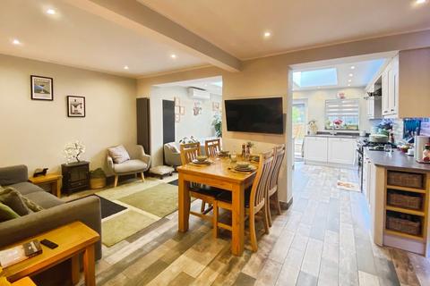 4 bedroom semi-detached house for sale, Caractacus Green, Hertfordshire WD18