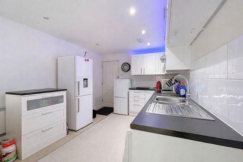 2 bedroom flat for sale, High Street, Red Lion House, ME6