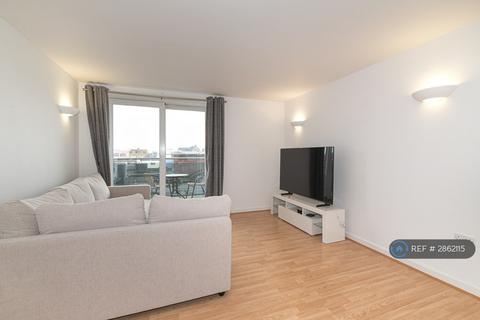 2 bedroom flat to rent, Becket House, Brentwood, CM14
