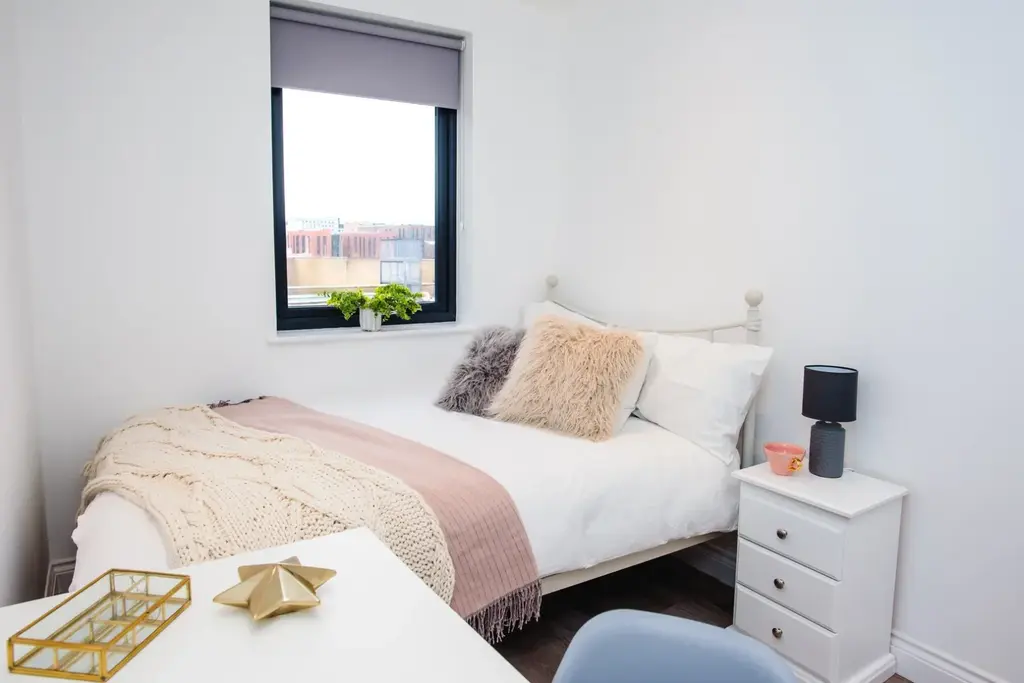 House in Nottingham, Rainbow Quarter, The Meadows - View 4