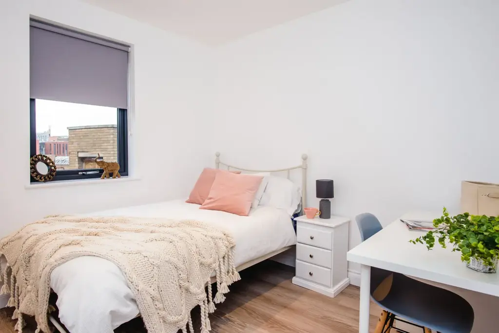 House in Nottingham, Rainbow Quarter, The Meadows - View 5
