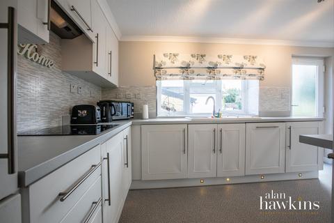 2 bedroom park home for sale, Lillybrook Estate, Lyneham, Chippenham