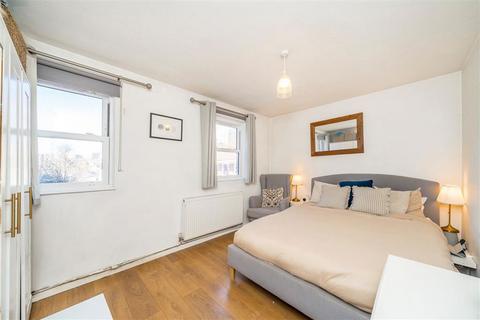 2 bedroom flat for sale, Wilcox Close, London SW8