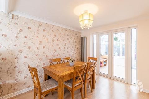 4 bedroom detached house for sale, Waverley Road, Basildon SS15