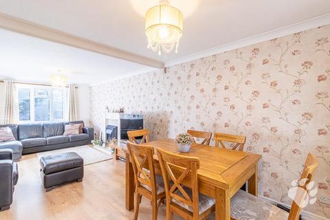 4 bedroom detached house for sale, Waverley Road, Basildon SS15