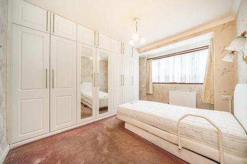 3 bedroom house for sale, Woodmansterne Road, London SW16