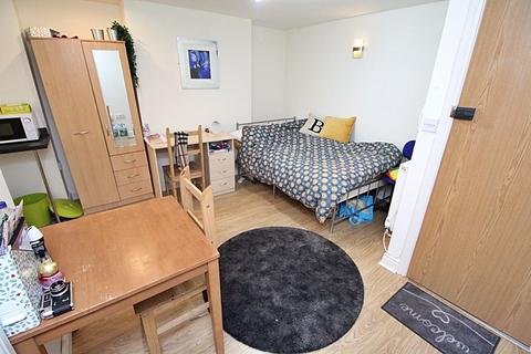 Studio to rent, Woodville Rd, Cardiff CF24