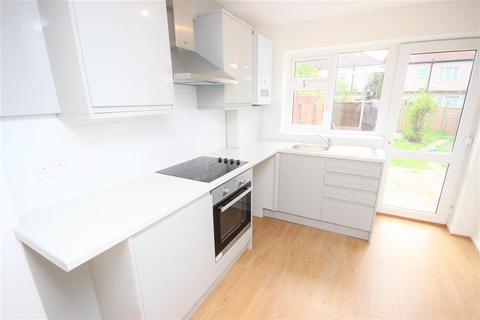 3 bedroom terraced house to rent, Foxlands Road, Dagenham, Essex