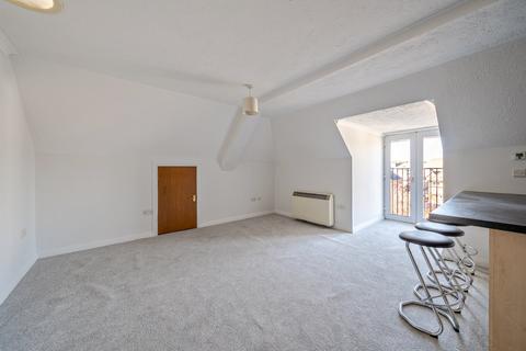 1 bedroom flat for sale, Greenfields Avenue, Alton, Hampshire, GU34