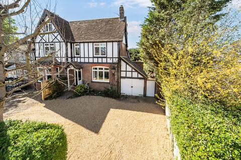 Montagu Road, Datchet, SL3