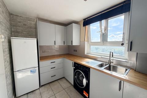 2 bedroom flat to rent, Grantham Road, Twelve Acre House Grantham Road, E12