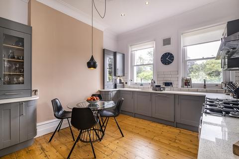 4 bedroom maisonette to rent, Fontenoy Road London SW12