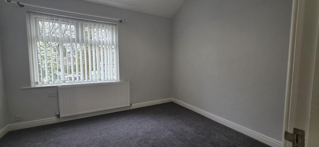 House in Stockport, Reddish, Greater Manchester - More