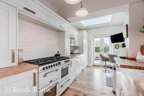 3 bedroom semi-detached house for sale, Coleshill Avenue, Lancashire BB10