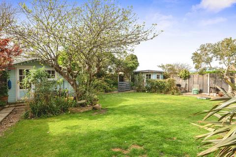 6 bedroom detached house for sale, Southdean Drive, Middleton-On-Sea, PO22