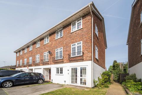 4 bedroom end of terrace house to rent, Langley Walk, Woking, Surrey, GU22