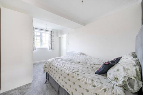 4 bedroom end of terrace house to rent, Langley Walk, Woking, Surrey, GU22