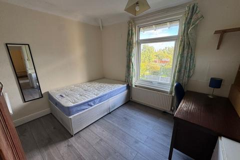 4 bedroom house to rent, Langhorn Road, Southampton, SO16