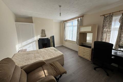 4 bedroom house to rent, Langhorn Road, Southampton, SO16