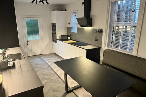 5 bedroom terraced house for sale, London Road, Reading