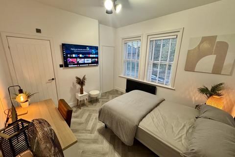 5 bedroom terraced house for sale, London Road, Reading