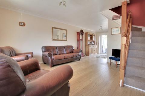 2 bedroom terraced house to rent, Whitemill Road, Chatteris