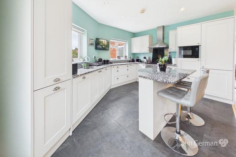 2 bedroom detached bungalow for sale, Outwoods Drive, Loughborough