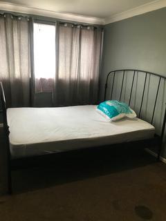 1 bedroom in a flat share to rent, Melfort Drive, Bletchley MK2