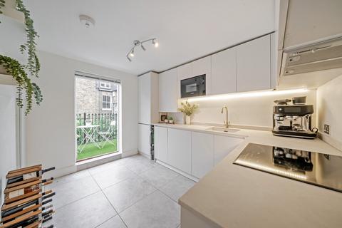 3 bedroom flat for sale, Marney Road, Battersea, London, SW11