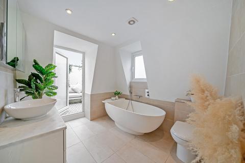 3 bedroom flat for sale, Marney Road, Battersea, London, SW11