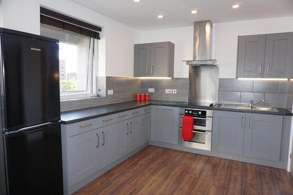 Apartment in Leeds - View 3