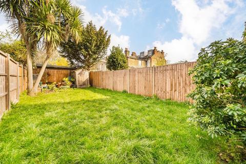 4 bedroom terraced house for sale, Haverhill Road, London SW12