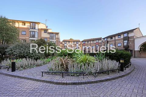 5 bedroom end of terrace house to rent, Barnfield Place, London E14
