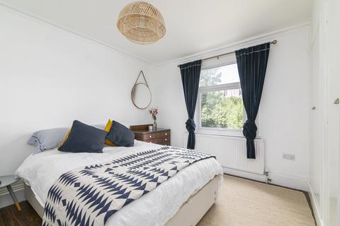 3 bedroom maisonette to rent, Forburg Road, London