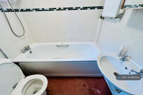 2 bedroom flat to rent, Ashdown House, London, E5