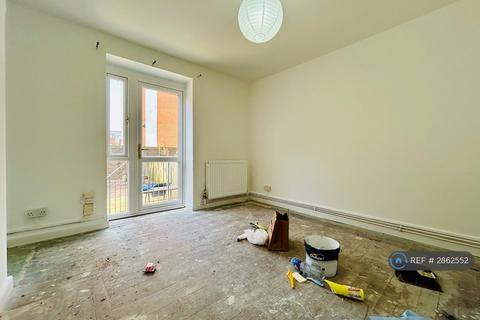 2 bedroom flat to rent, Ashdown House, London, E5