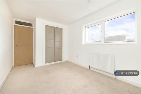 4 bedroom semi-detached house to rent, Campwood View, Dalkeith, EH22