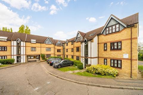 Studio to rent, Lodgehill Park Close, Harrow HA2