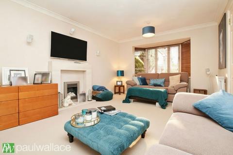 4 bedroom detached house for sale, Pulham Avenue|Prime Broxbourne Location