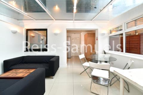 5 bedroom semi-detached house to rent, Barnfield Place, London E14