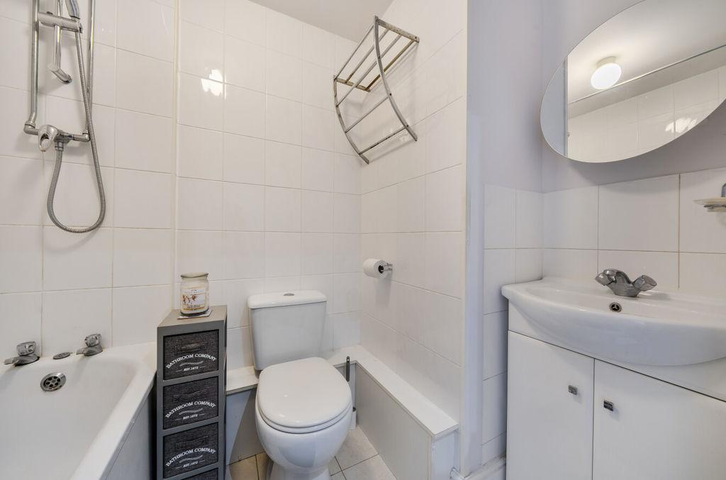 Bathroom angle 3