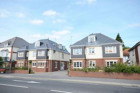 Flat - Holdenhurst Road, Bournemouth BH8