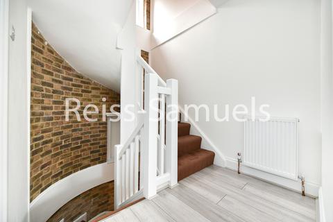 6 bedroom terraced house to rent, Ferry Street, London E14