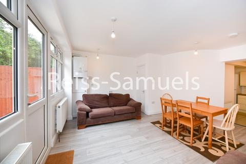 6 bedroom terraced house to rent, Ferry Street, London E14