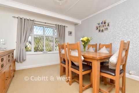 3 bedroom detached house for sale, Tillingdown Hill, Caterham CR3