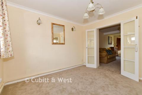 4 bedroom semi-detached house for sale, Gordon Road, Uckfield TN22