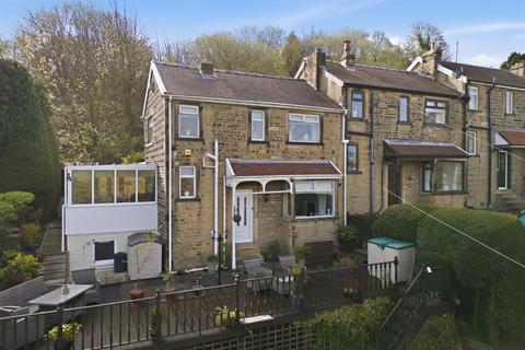 3 bedroom end of terrace house for sale, Garwick Terrace, Halifax