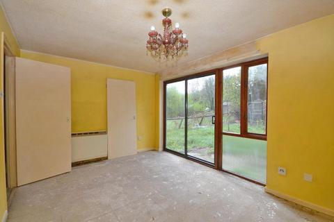 1 bedroom maisonette for sale, Furzton, Milton Keynes MK4